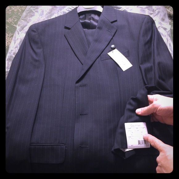 Men’s 2 piece Calvin Klein suit - Picture 1 of 8